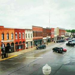A view of downtown Bloomfield, Iowa