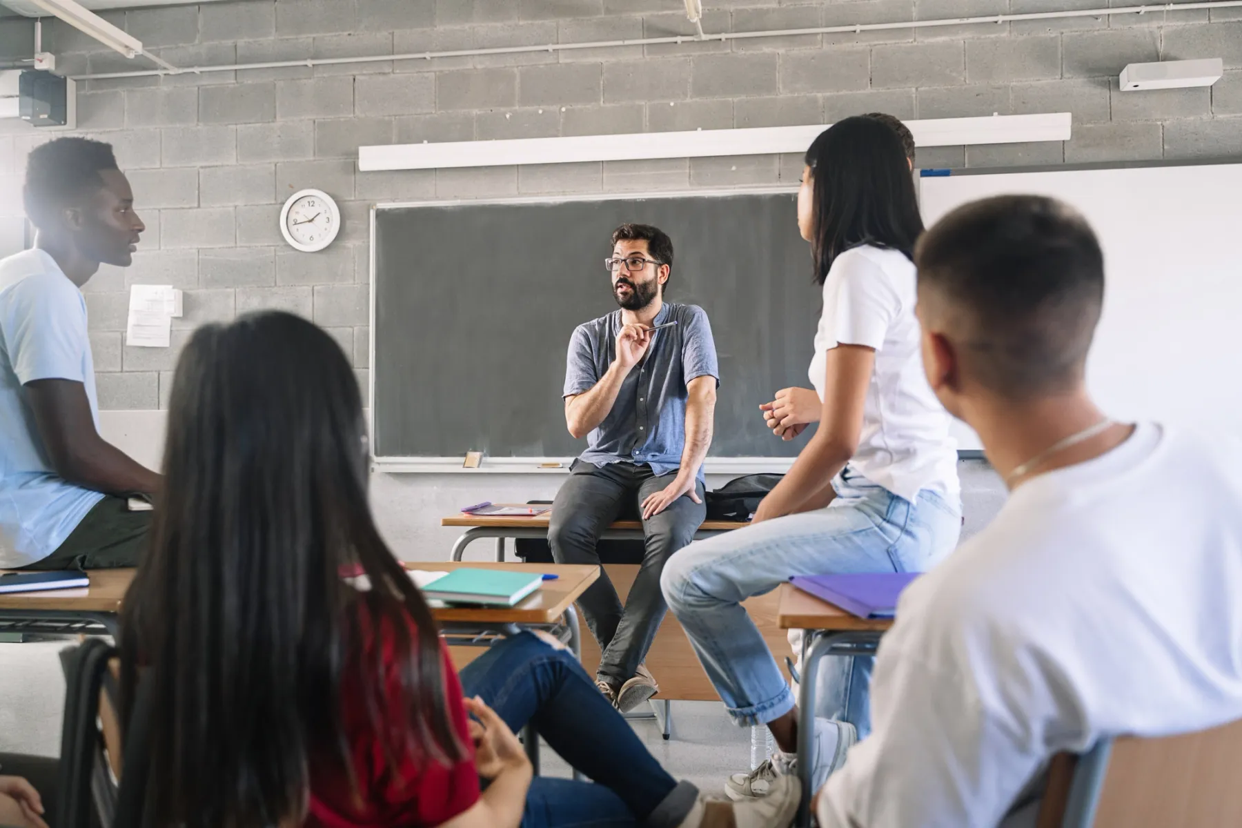 Stockton Unified Schools is offering new teachers a signing bonus up to $10,000.