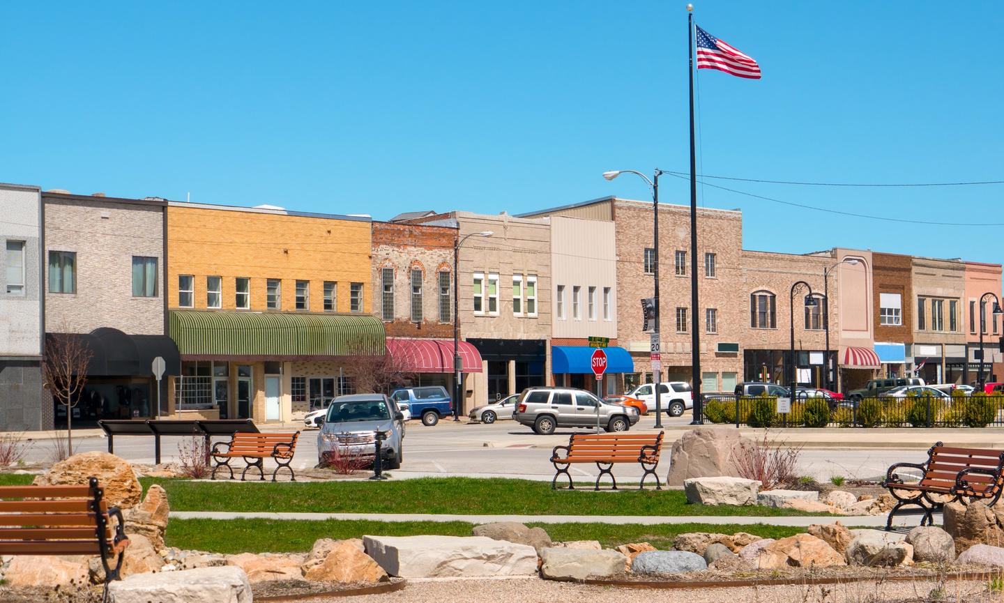 The City of Mattoon provides art and entertainment venues, retail centers, and a host of dining and lodging options.