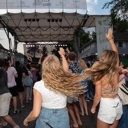 Zionsville Street Dance (Credit: Zionsville Chamber of Commerce)