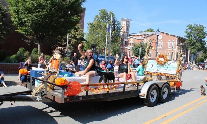 Fall Foliage Parade (Image Credit: The Reporter Times)