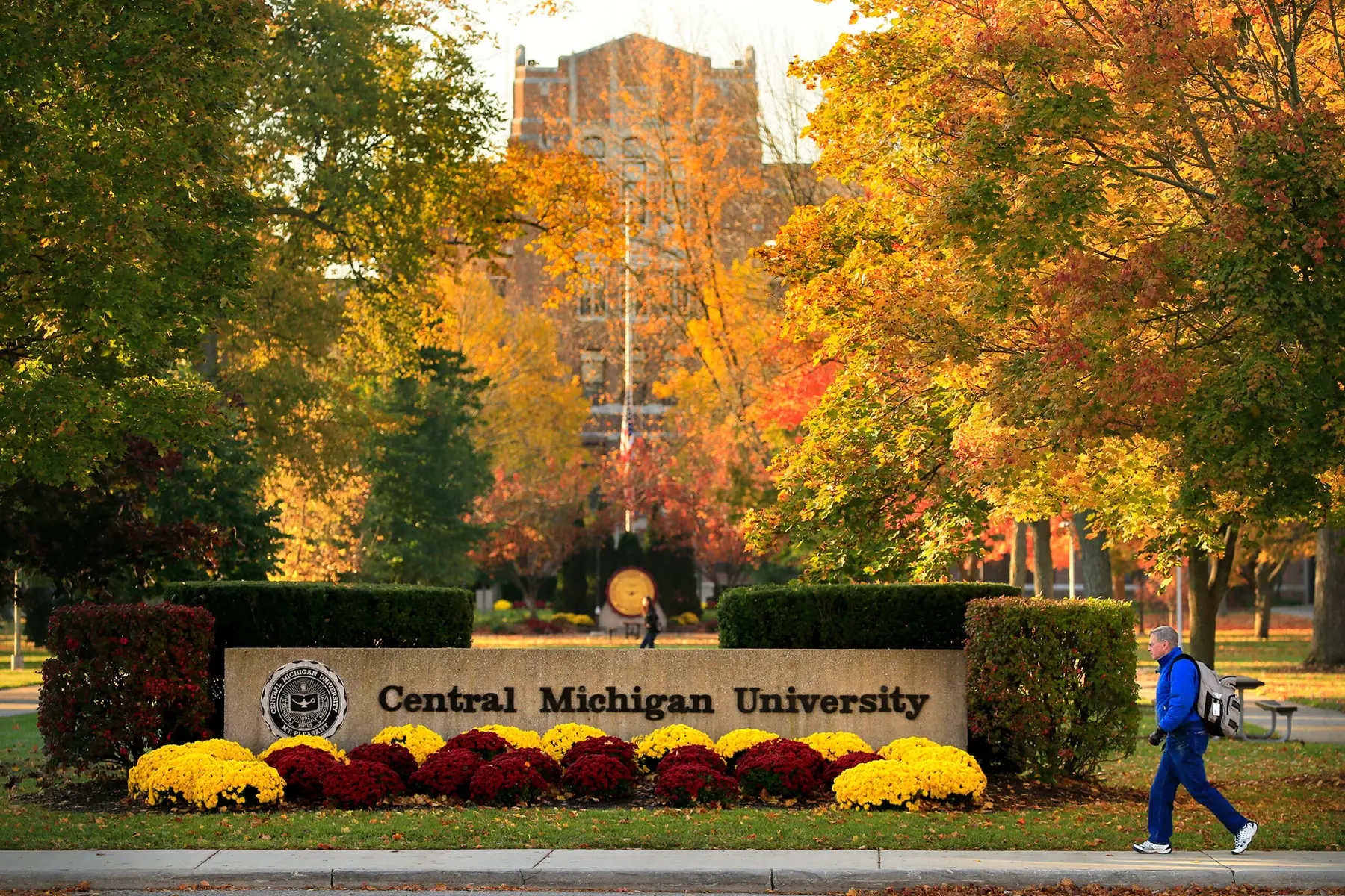 Fall scenics at Central Michigan University. (Photo by Steve Jessmore/Central Michigan University)