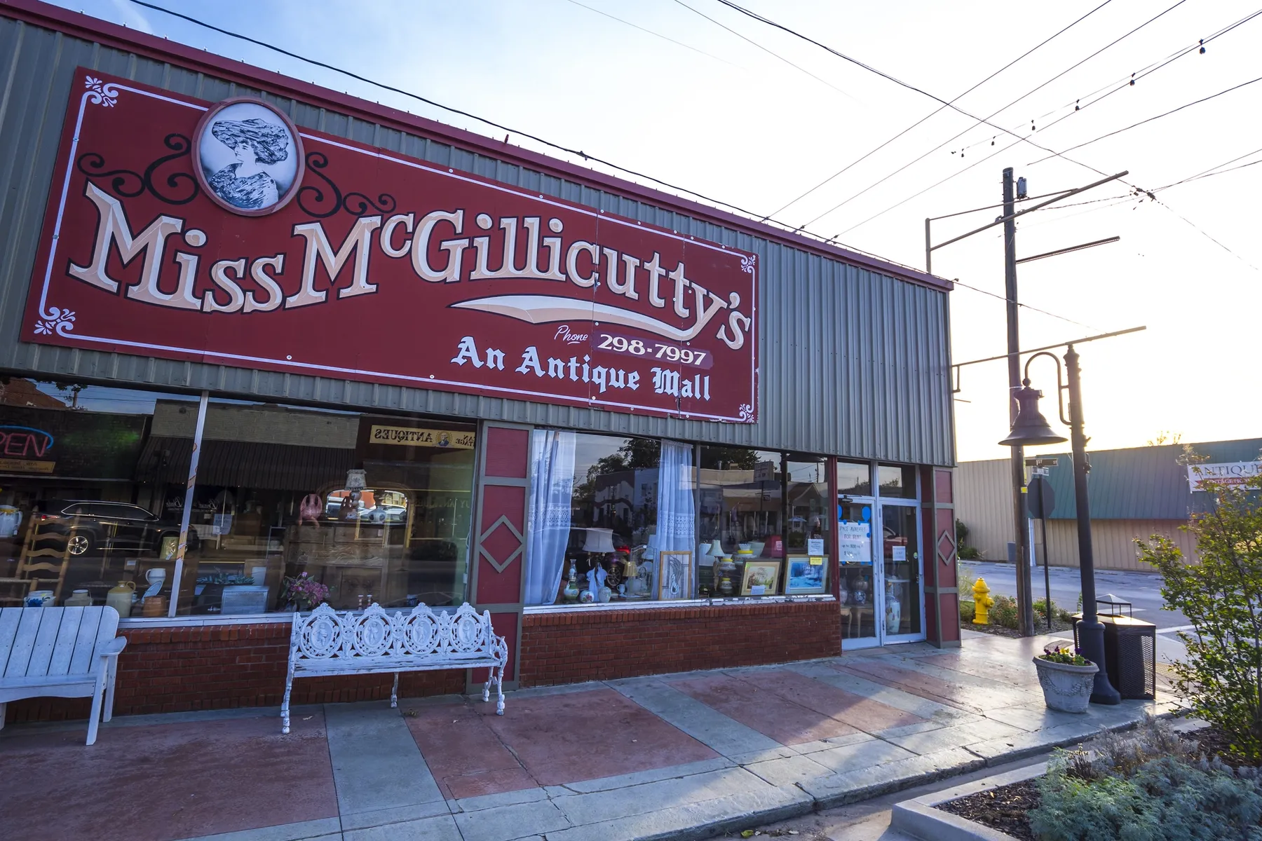 Jenks is known as the “Antique Capital of Oklahoma” due to the large number of antique malls and shops that reside downtown. Photo credit: 4kclips / Shutterstock.com
