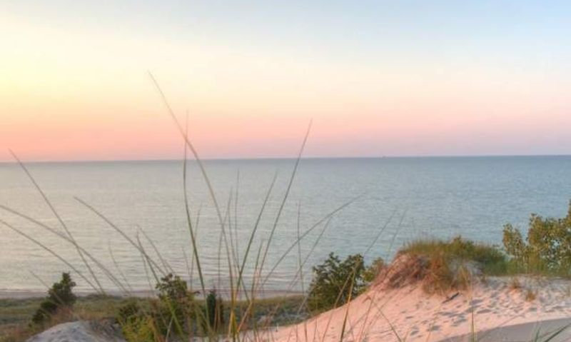 Indiana Dunes State Park (Photo Credit: Indiana Dunes Tourism)