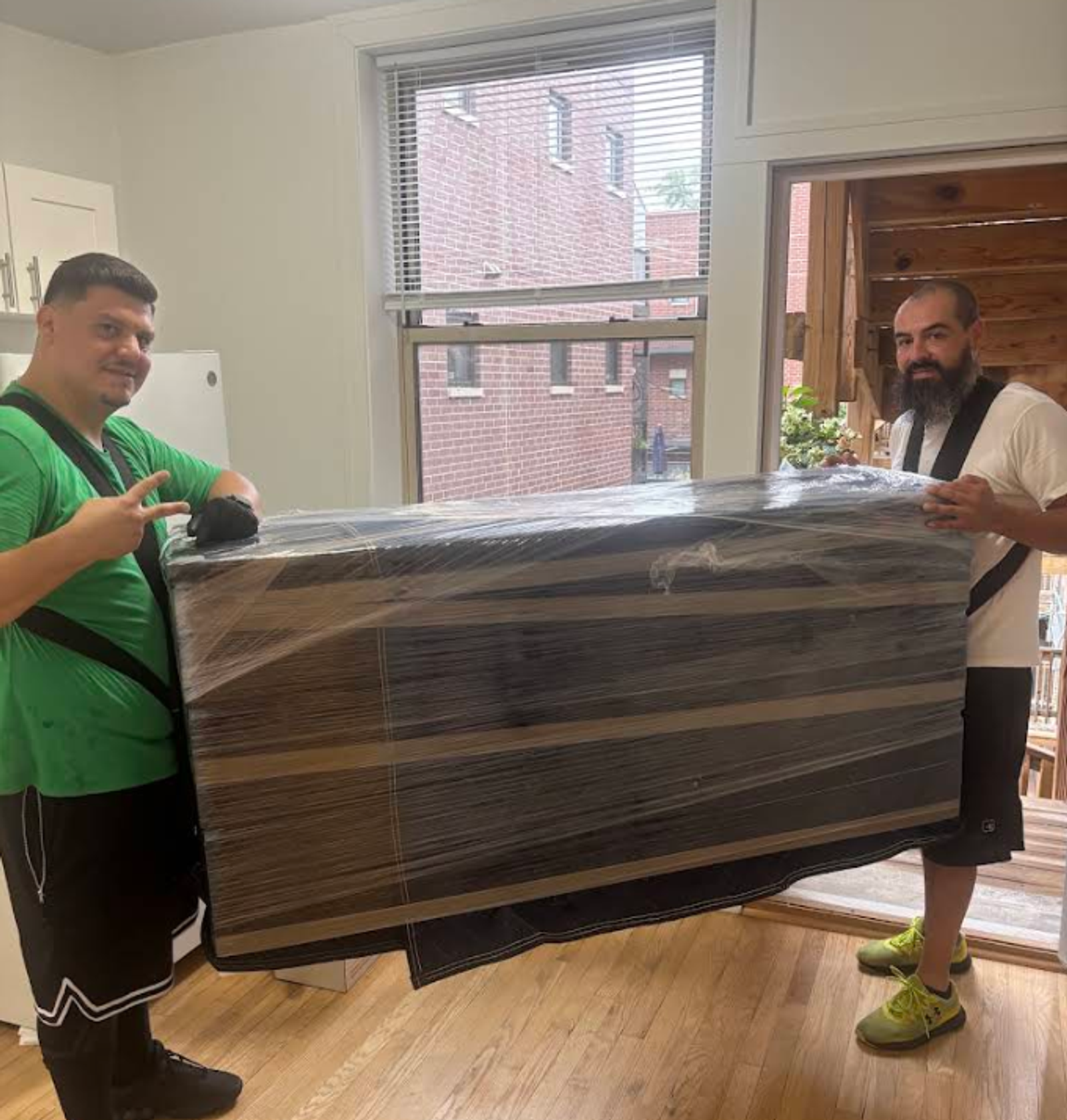 Chicago Marathon Movers team during a move