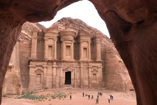 Riyadh to Amman: Flight Time, Airlines and Entry Rules