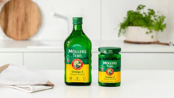 En flaske Möllers Tran og omega-3 piller fra Möllers Tran.