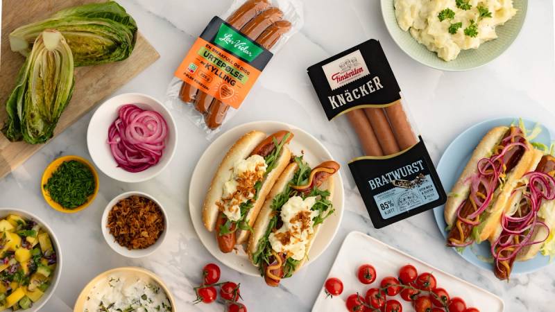 Pølser med topping og pølsepakker fra Leiv Vidar og Finsbråten.