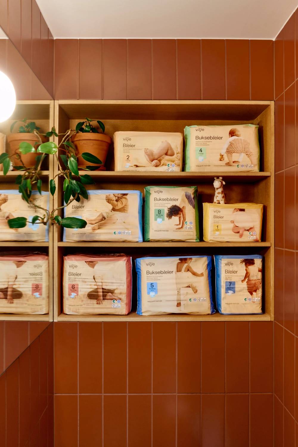 Baderomshylle med ulike typer bleier fra Vilje.