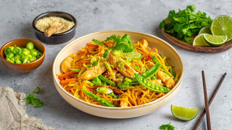 Nuddelwok med kylling
