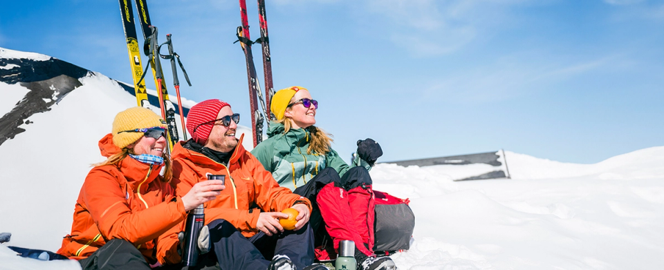 Tre personer på fjellet i påsken.