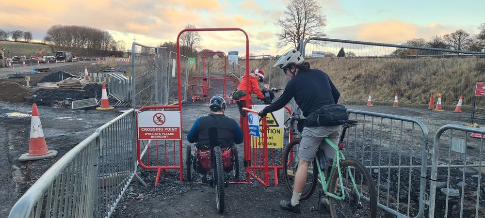 photo of a narrow access gate on NCN 77 north of Perth