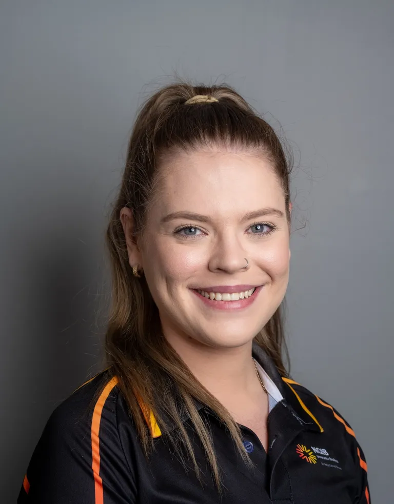 Elayna White headshot