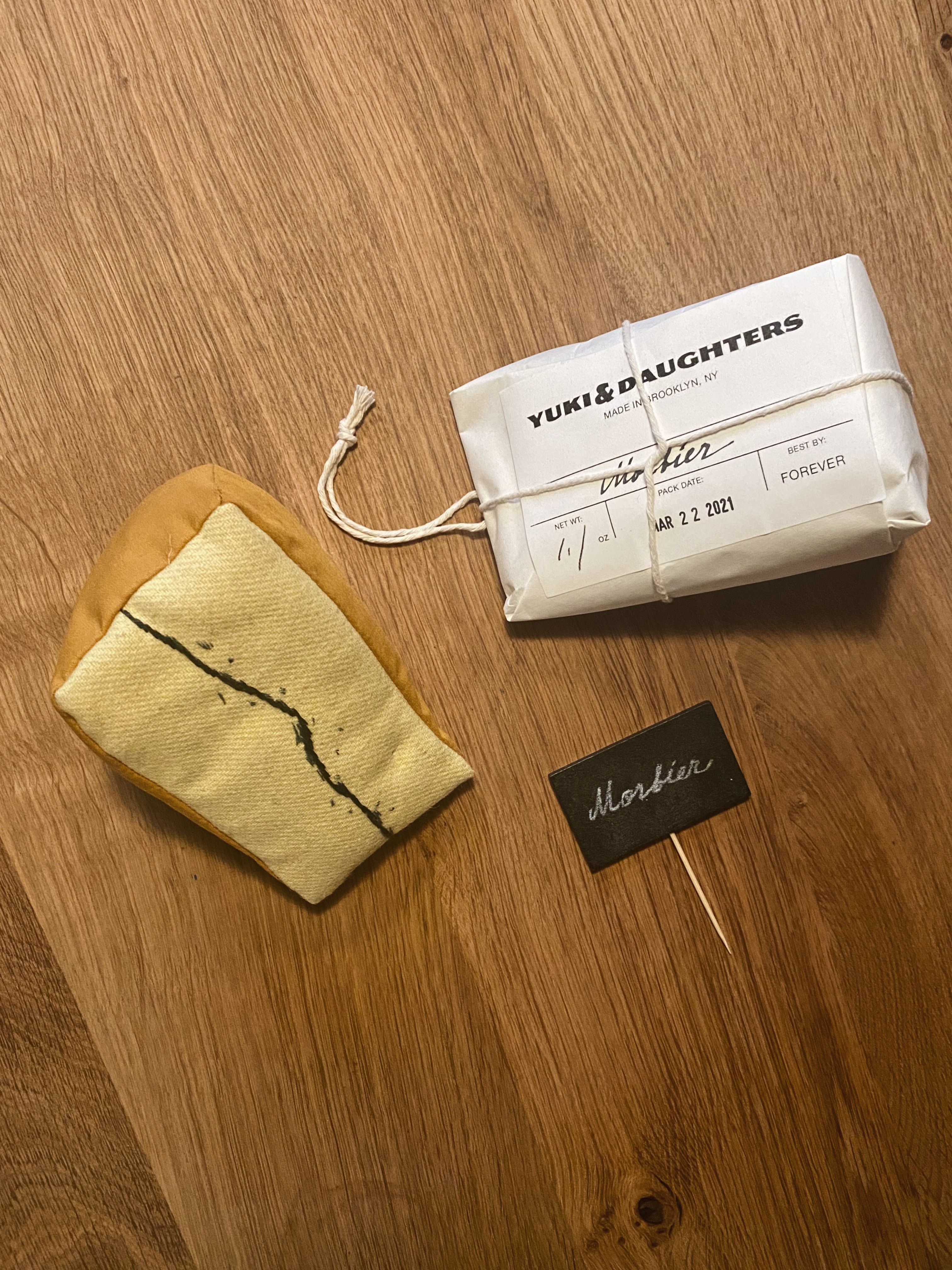 Yuki & Daughters Toy Morbier