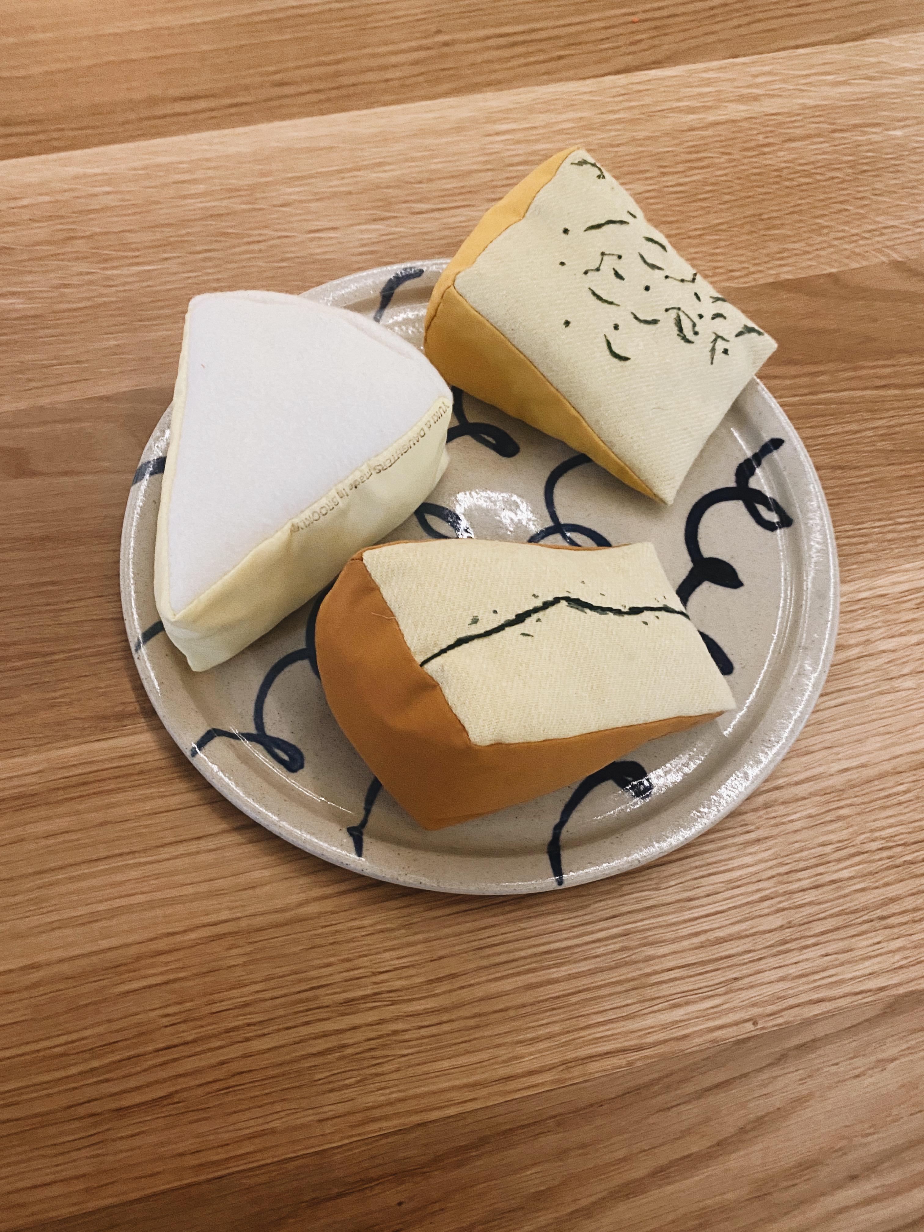 Yuki & Daughters Toy Cheeses