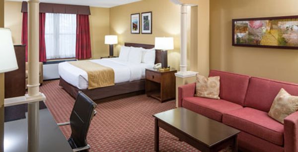 Comfort Inn & Suites Near Burke Mountain