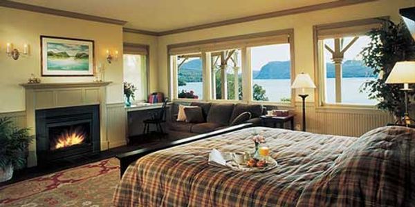 Willough Vale Inn & Cottages on Lake Willoughby