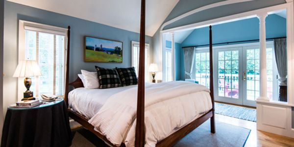 Four Columns Inn