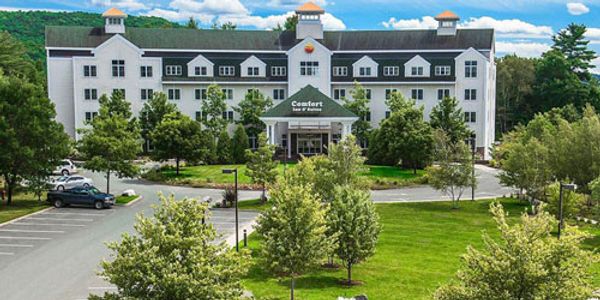 Comfort Inn & Suites Near Burke Mountain