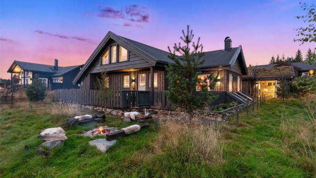 Eiendomsmegler Krogsveen v/Elisabeth Hanssen ønsker velkommen til Badstulistubben 10!