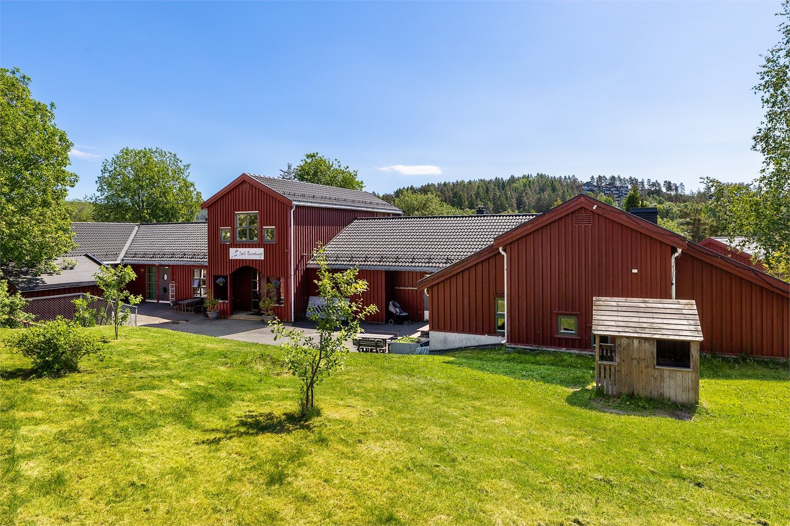 Sørli barnehage ligger rett ved eiendommen