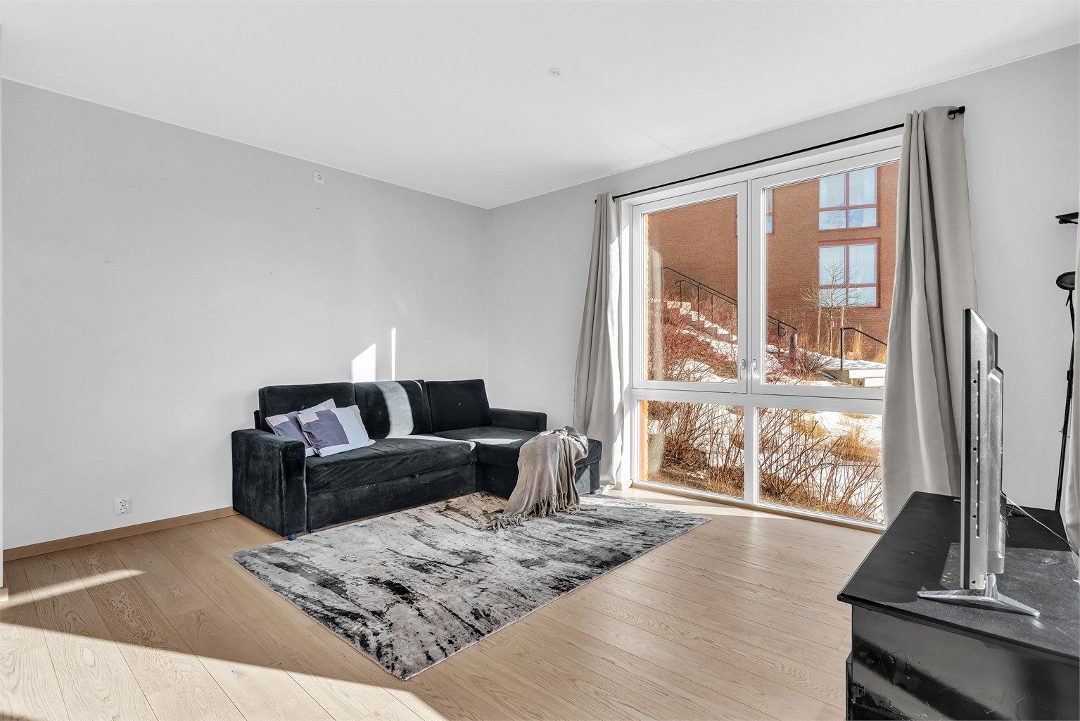 Bygget er fra 2020 og har et godt inneklima med balansert ventilasjon