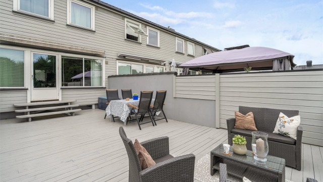 God plass til møbelering med usjenerte uteplasser