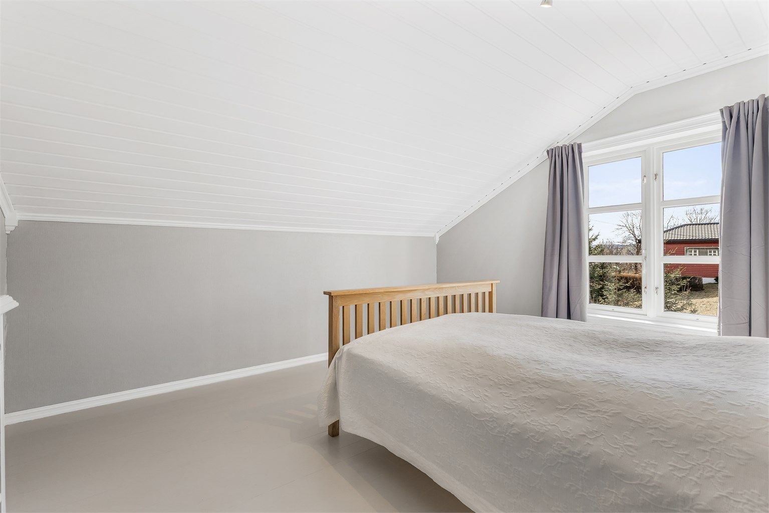 De to andre soverommene passer godt som gjesterom, barnerom eller kontor.