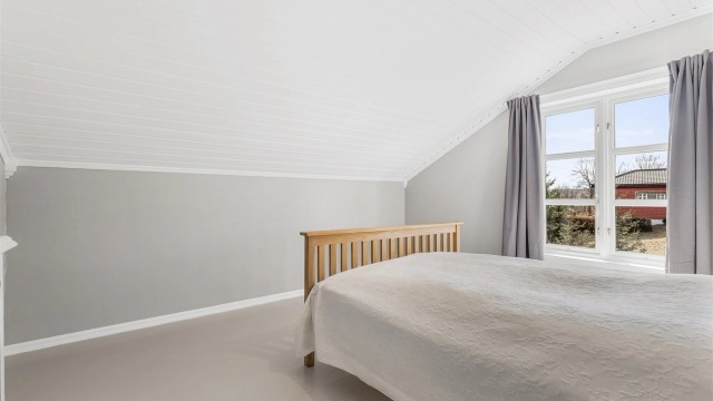 De to andre soverommene passer godt som gjesterom, barnerom eller kontor.