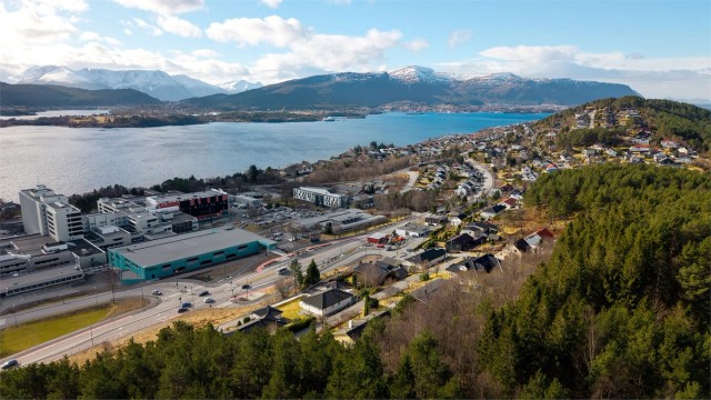 Med gangavstand til Ålesund sykehus er beliggenheten ideell for de som jobber i området