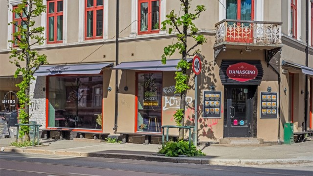 Rett utenfor døren venter en hel verden av smaker for den matinteresserte – alt innen få minutters gange.