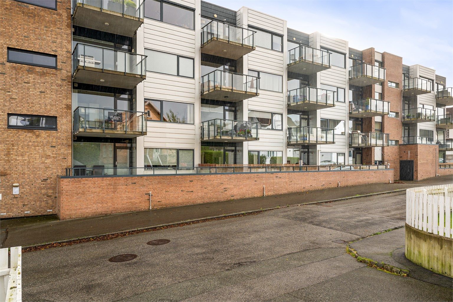 Leiligheten er plassert i byggets 1 etasje. 