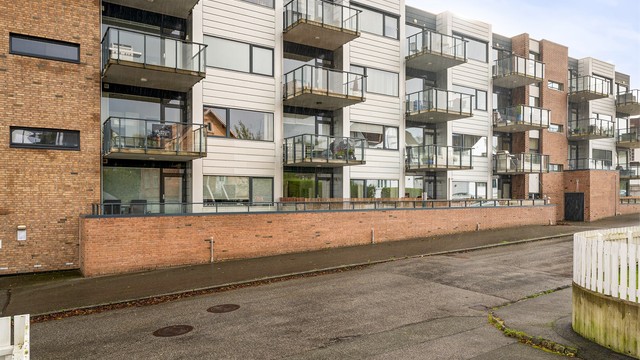 Leiligheten er plassert i byggets 1 etasje.