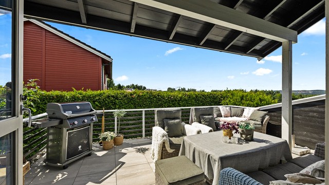 God plass til grill og utemøbler.