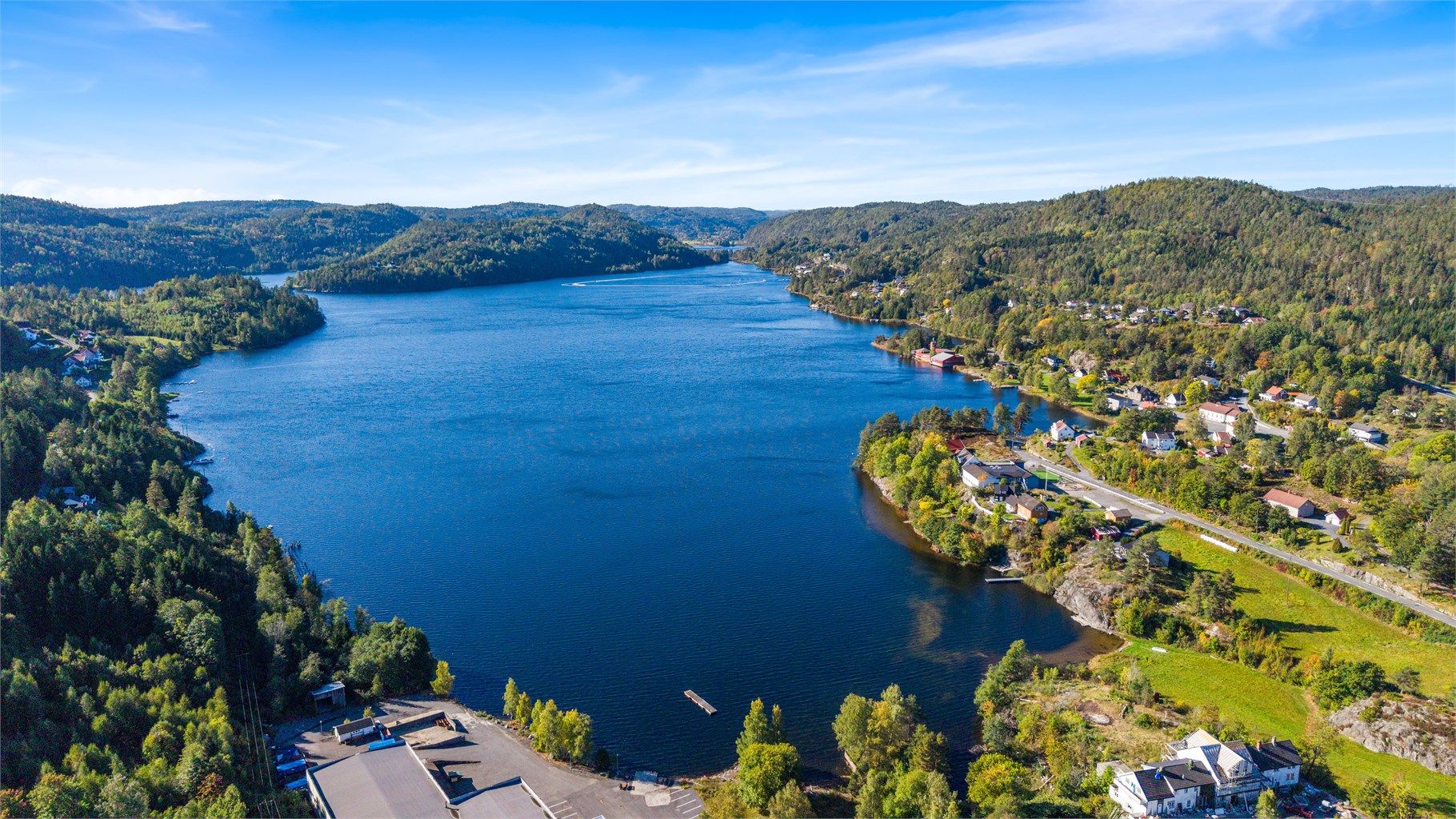 Via Laget kan man nå sjøen båtveien. 