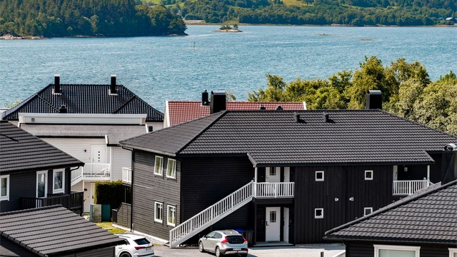 Omtrent 4 km til AMFI Moa, et av Norges største kjøpesentre.