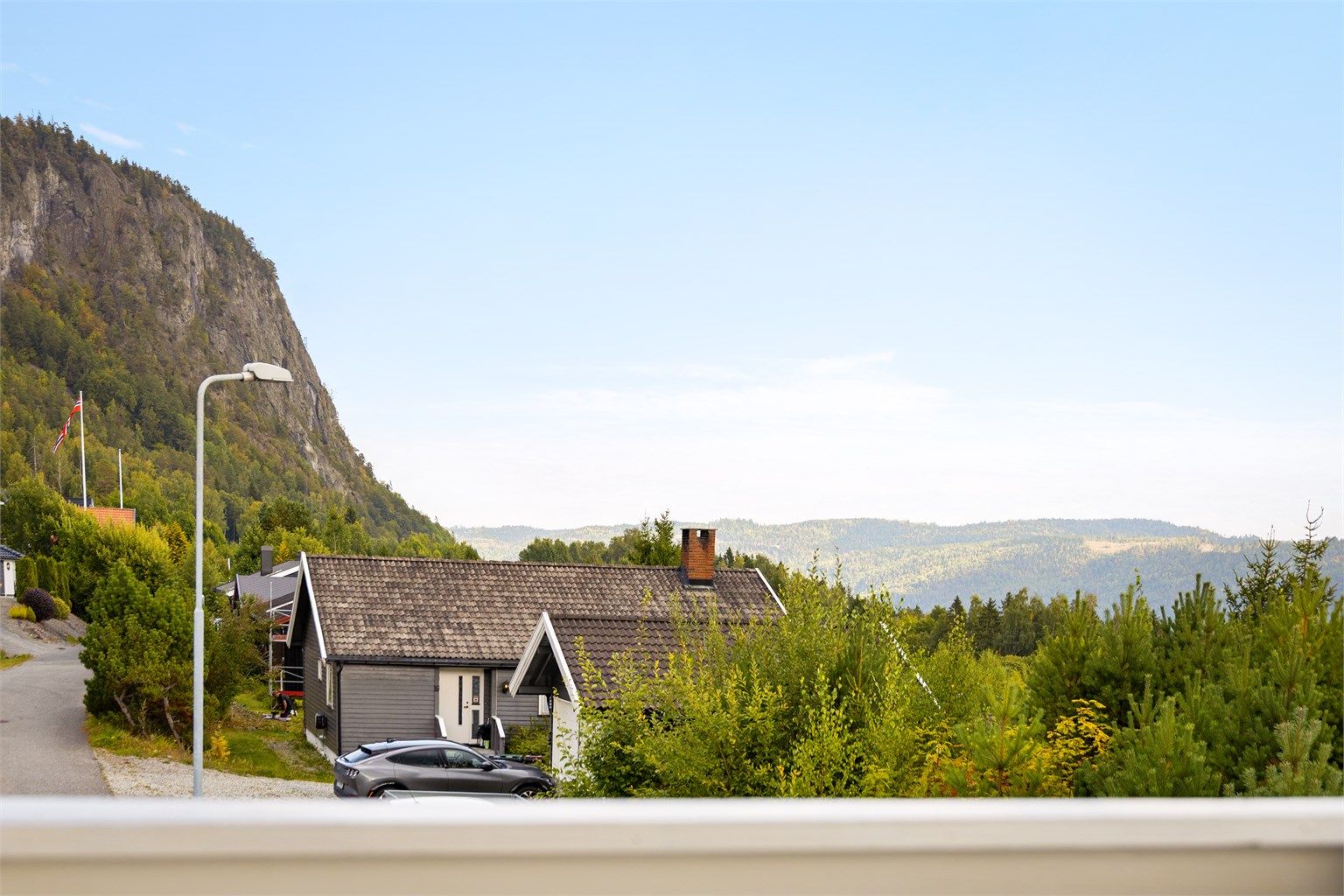 Utsikt fra verandaen.