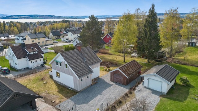 Velkommen til Løypevegen 24 - Eldre enebolig med behov oppussing/moderniseringer og attraktiv beliggenhet!