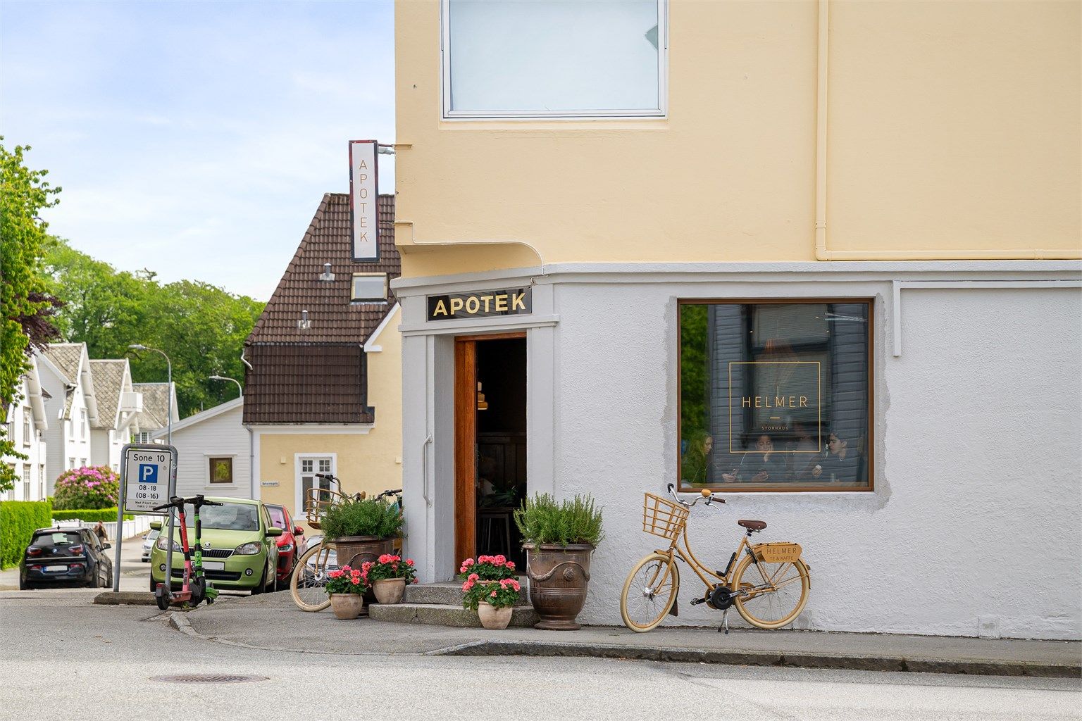 I det gamle apoteket på Storhaug er det nylig åpnet nabolags café