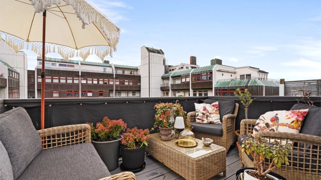 Krogsveen v/Espen Bjørndahl presenterer Østre Strandgate 16