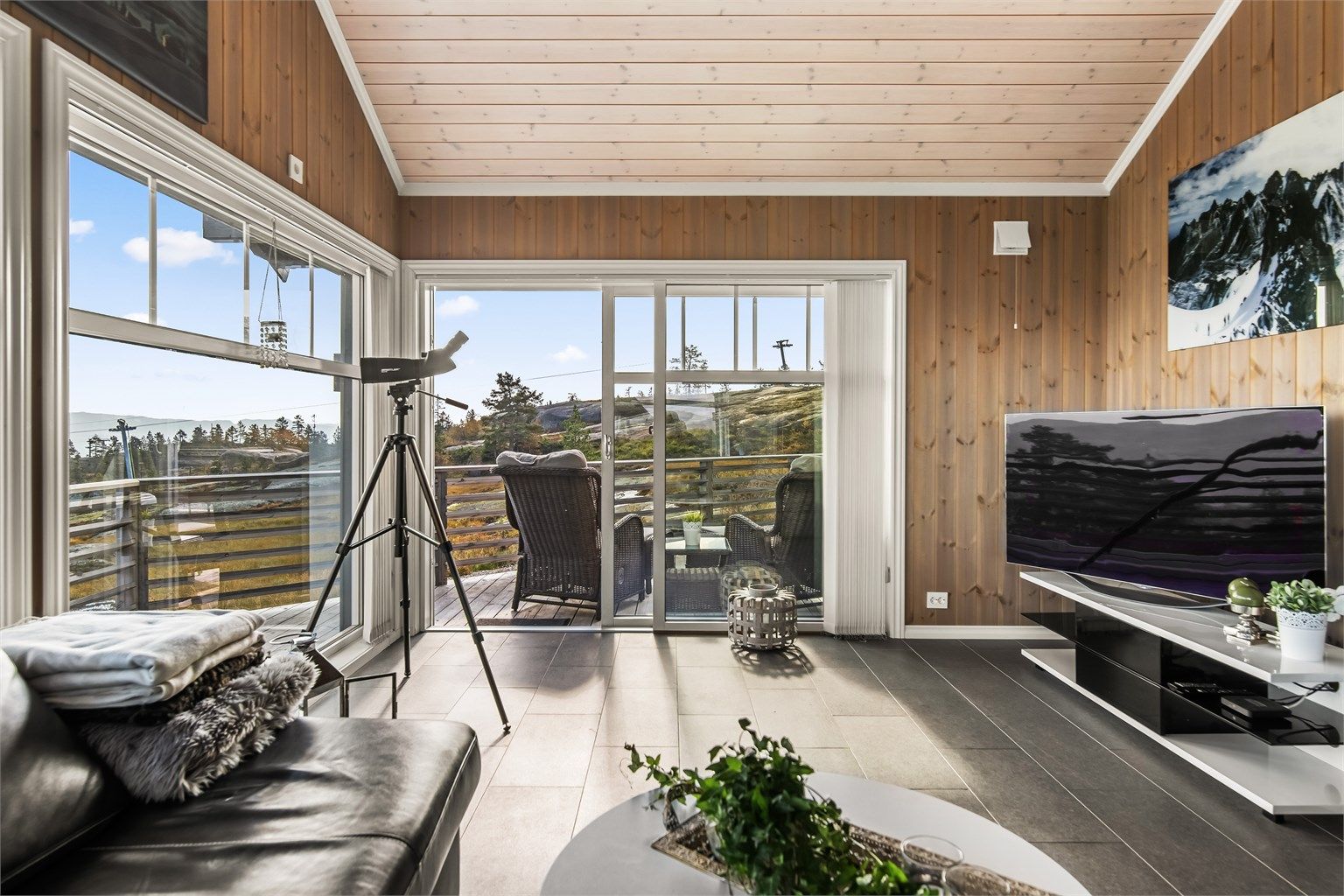 Perfekt hytte for den kresne! Alt på en flate - 4 soverom, 2 bad - Høy standard - Magisk utsikt