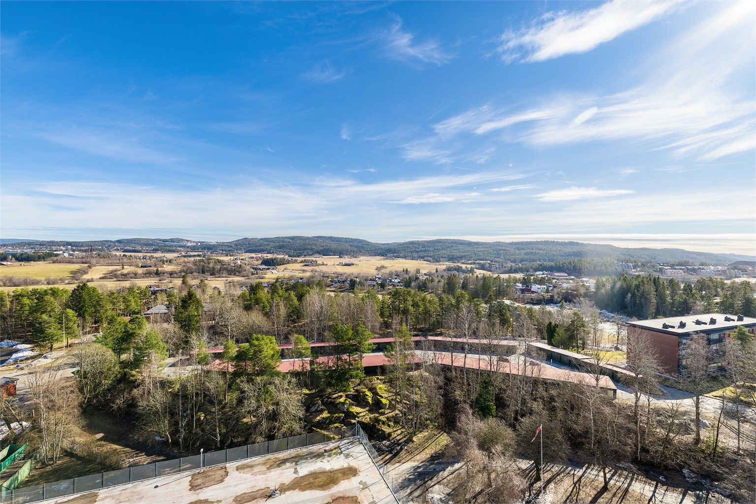 Utsikt fra svalgangen.