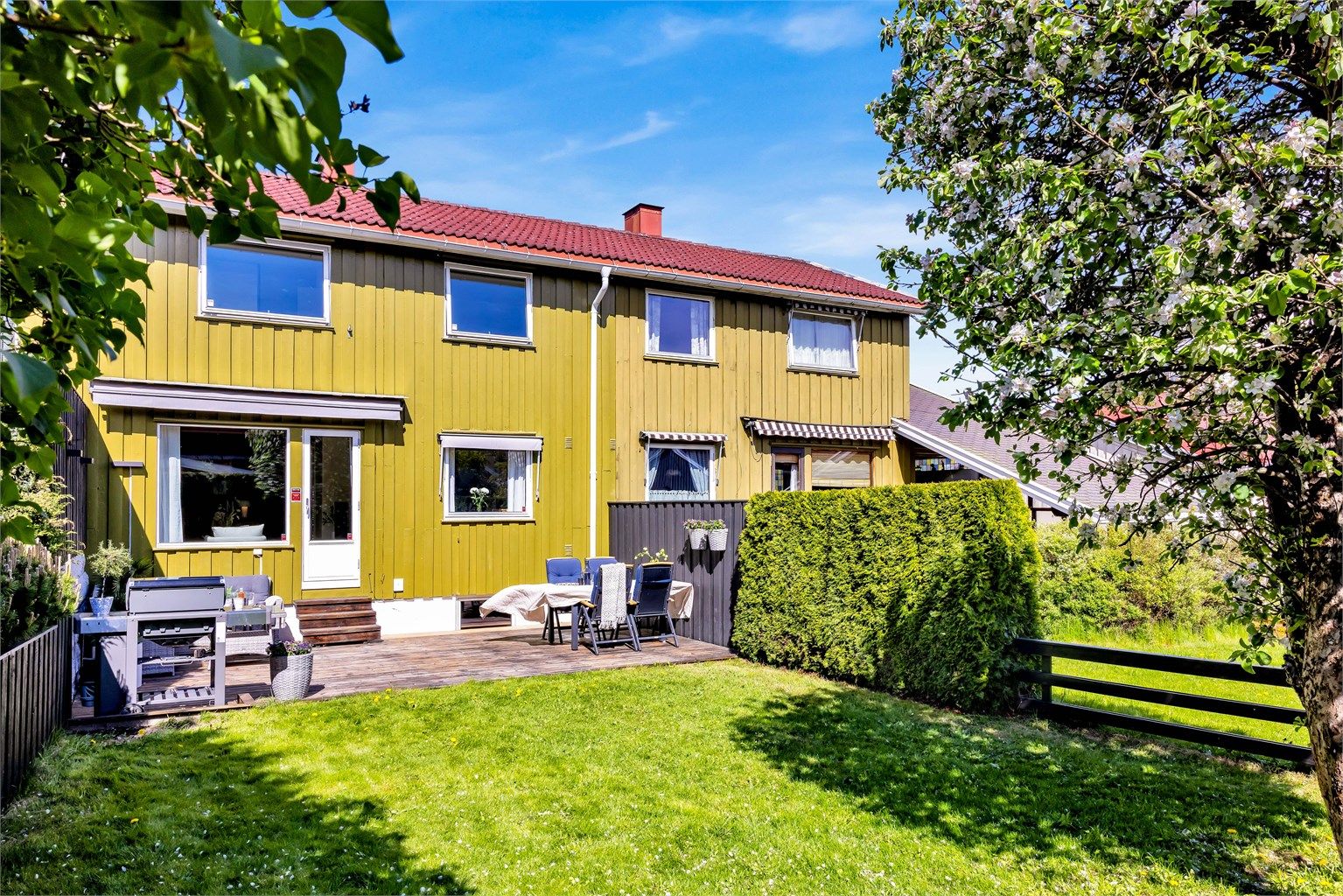 Velkommen til attraktivt rekkehus over tre plan i Bølerlsetta 4C!