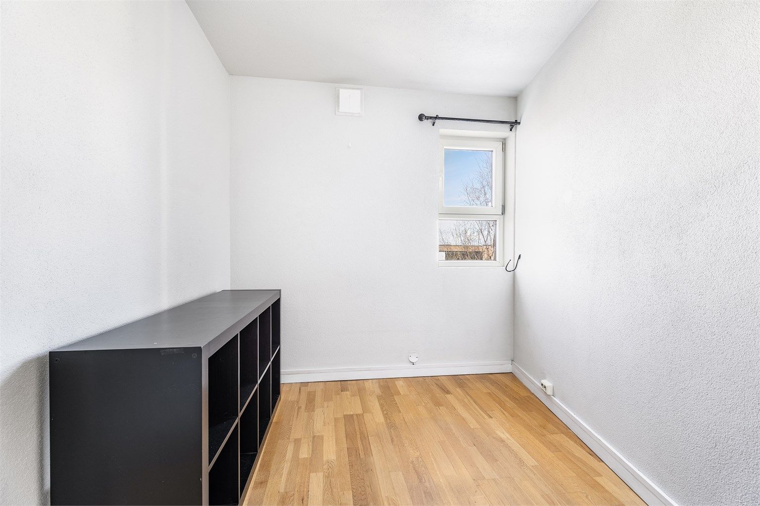 Soverom II er velfungerende også som kontor eller en stor walk-in closet.