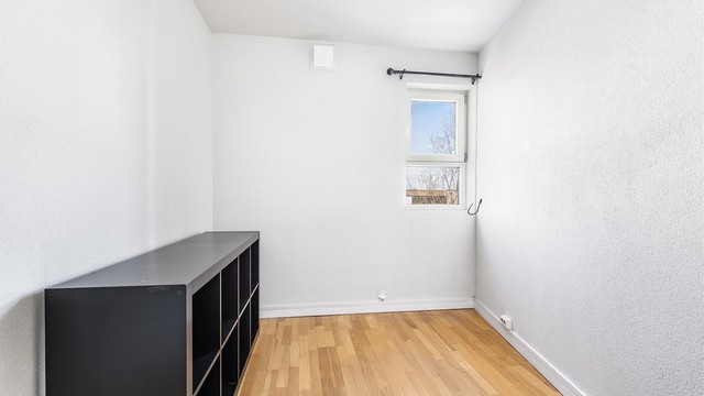 Soverom II er velfungerende også som kontor eller en stor walk-in closet.