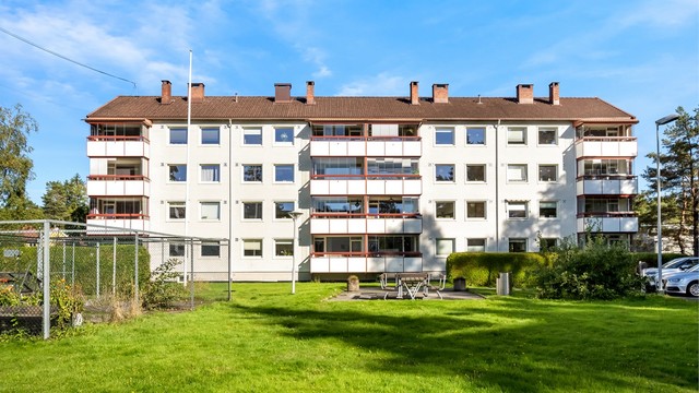 Boligblokken ble oppført i 1962.