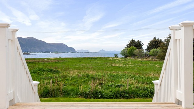 Eiendommen ligger landlig til i naturskjønne omgivelser, med kort vei til sjøen og flotte turområder.
Foto: Stian Wiik