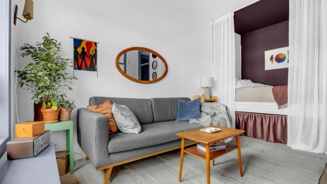 Godt utnyttet planløsning med mulighet for både sofa- og spisegruppe i tillegg til egen nisje for sovealkove.