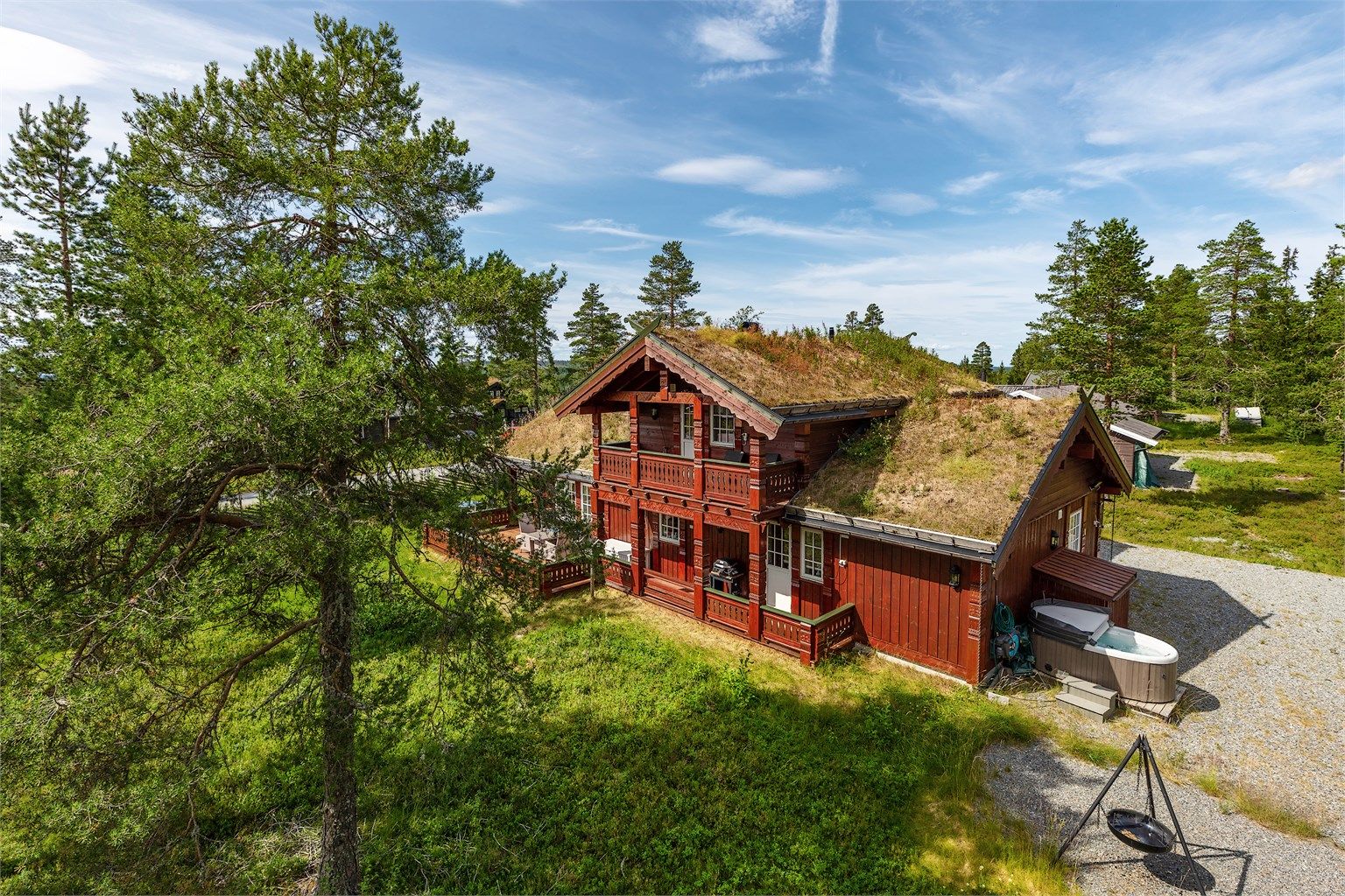 Grenser mot friområde med skiløyper i umiddelbar nærhet.