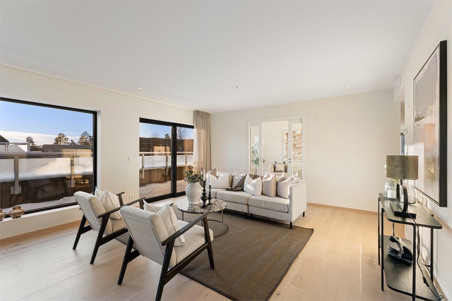 Skyvedørsutgang til terrassen fra stuedelen